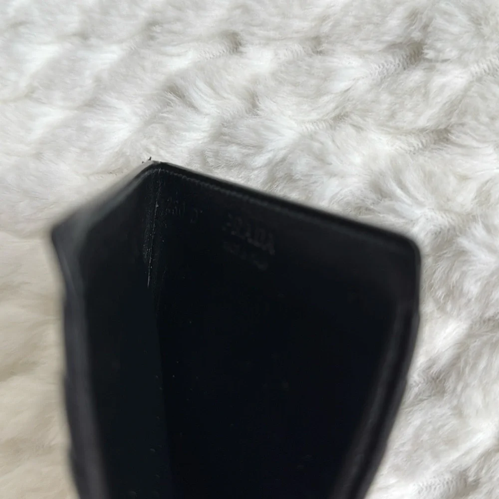 Prada Leather Card Holder-Authentic-USED